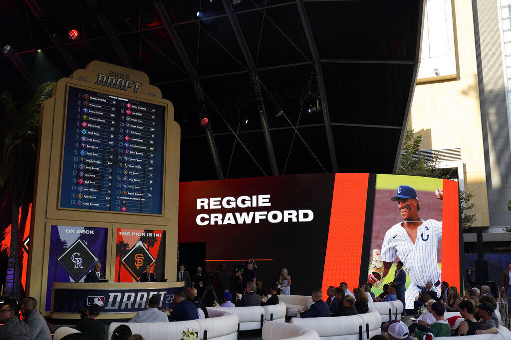 30. San Francisco Giants: Reggie Crawford, LHP, 1B, UConn